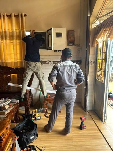 Lắp đặt biến tần trong nhà – Điện mặt trời hộ gia đình – Solis + pin Hithium