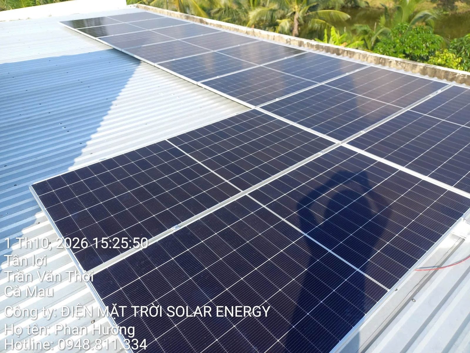 Giàn 10 tấm pin AE Solar 630W hoàn thiện – Điện mặt trời lưu trữ bộ SolaX 6,3kWp – X. Trần Văn Thời, Cà Mau