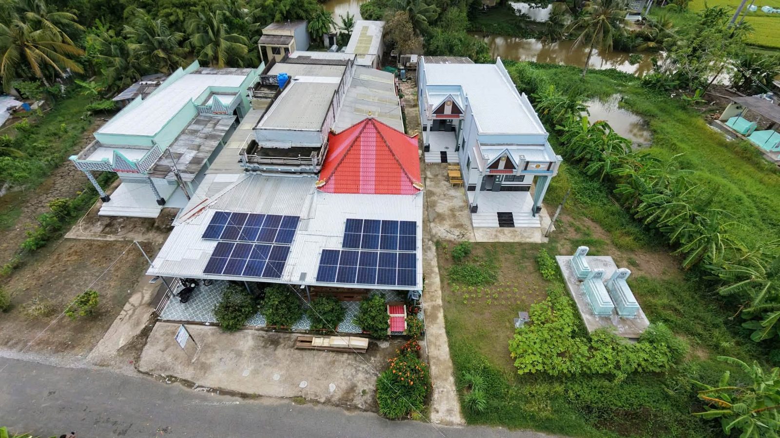 Nhà anh Lâm · Hệ 11,34 kWp · 18 tấm pin – P. Láng Tròn · 08/2026