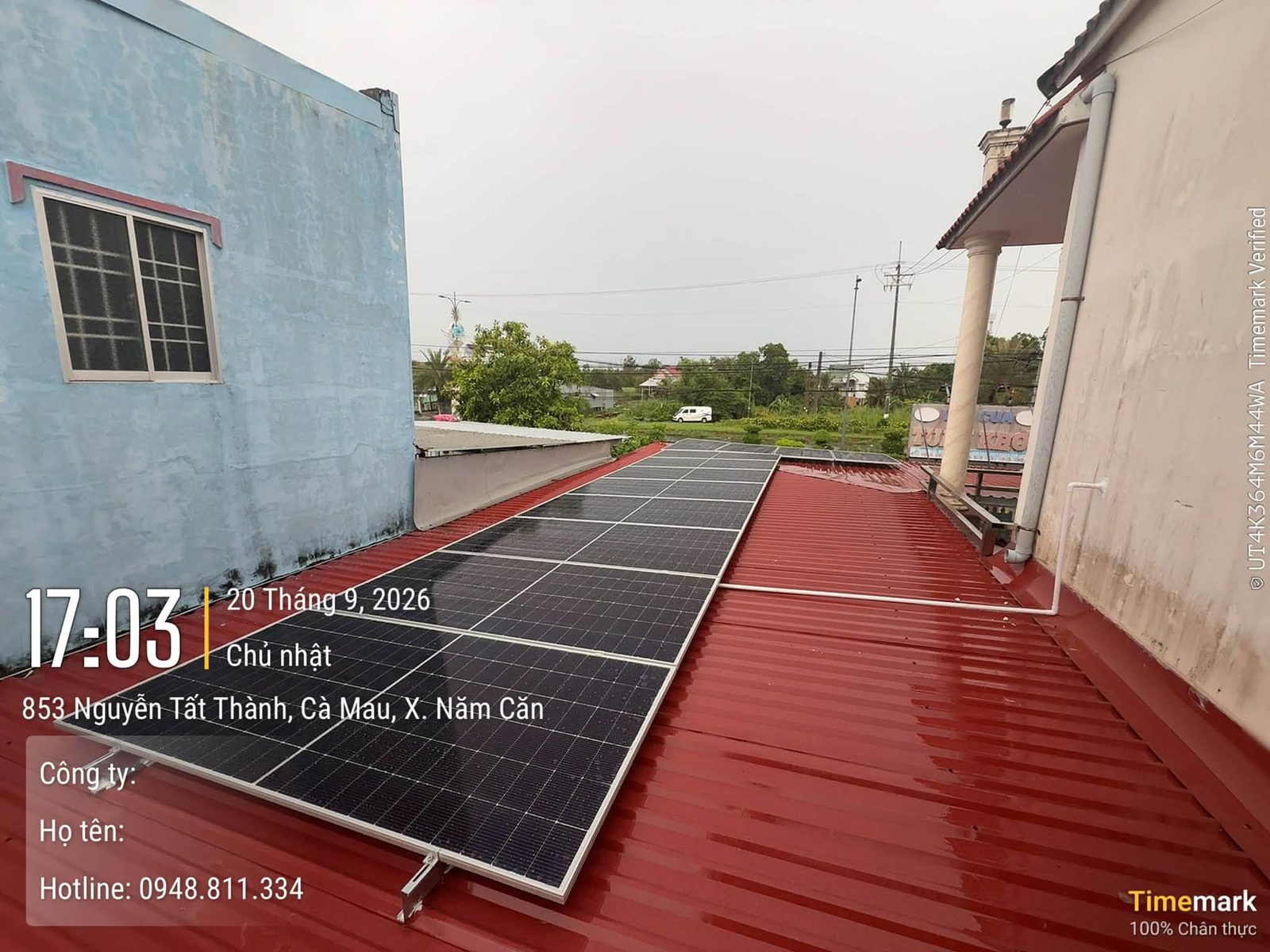 Giàn pin nhìn từ sân thượng – Điện mặt trời lưu trữ 7,56kWp – X. Năm Căn, Cà Mau