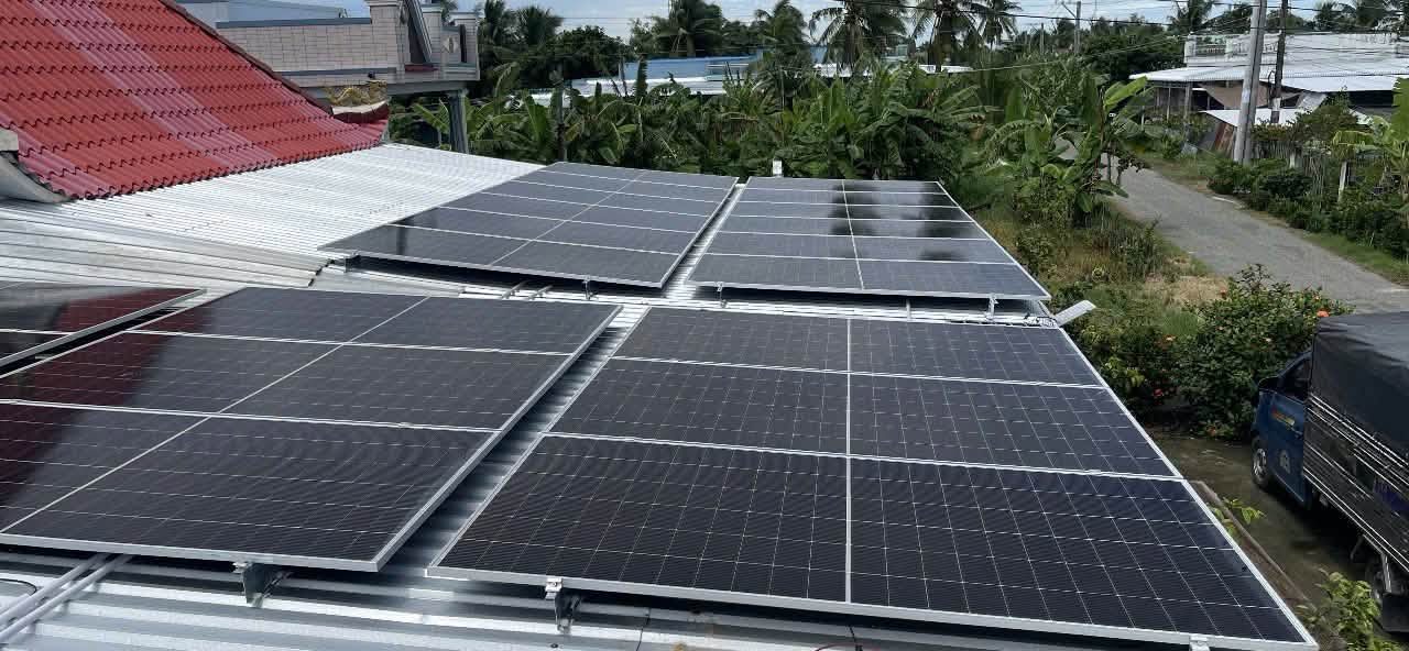 Spa Trang Eva · Hệ 11,43 kWp · 18 tấm pin – P. Lý Văn Lâm · 10/2026