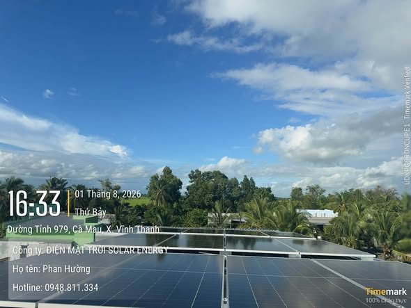 Giàn pin nhìn ra cánh đồng – Điện mặt trời hộ gia đình Solis – X. Vĩnh Thanh, Cà Mau